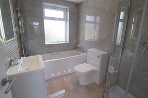 Stylish Bath/Shower/WC- click for photo gallery